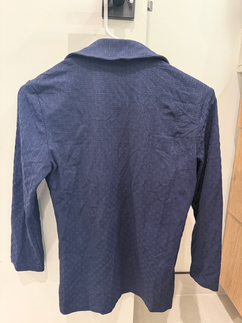 J. McLaughlin Navy Textured V-Neck Polo Top - Picture 4 of 4